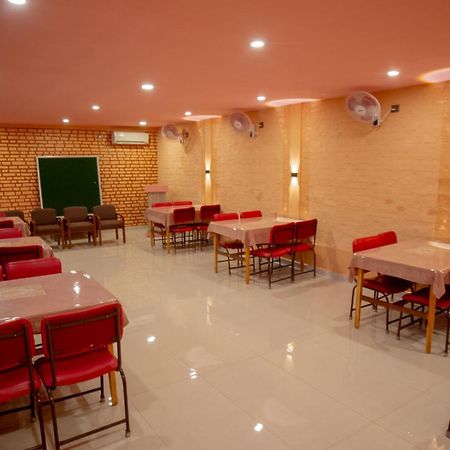 Galaxy Guest House Bhairāhawā Εξωτερικό φωτογραφία